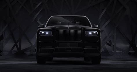 Rolls royce suv all black. Rolls-Royce Cullinan Black Badge : noir c'est noir (avec ...