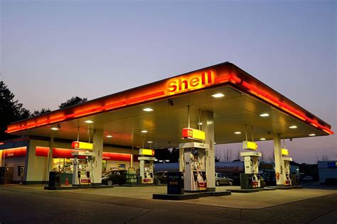 X Px Free Download Hd Wallpaper White And Red Shell Gasoline Station Gas Station