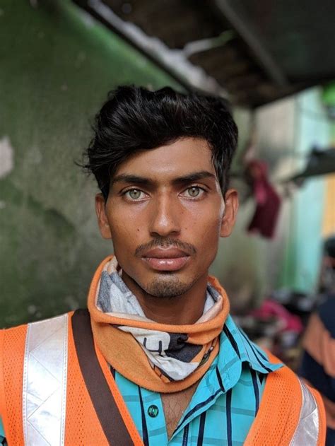 People Are Rooting For This Beautiful Bangladeshi Construction Worker