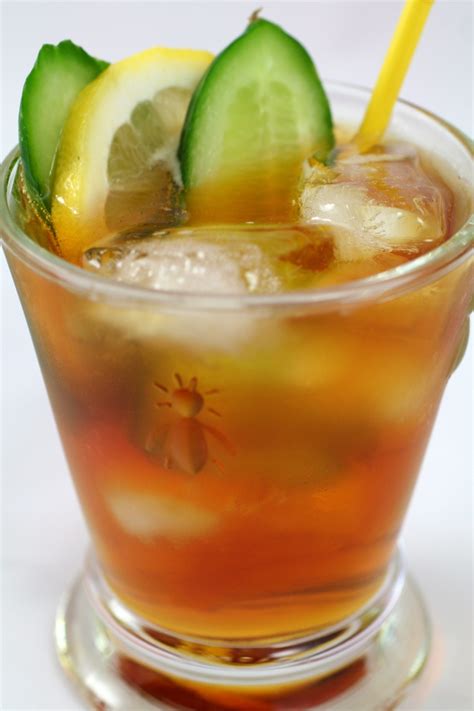The spirit in question isn't just for rum drinks, of course. Top 10 Spiced Rum Drinks With Recipes | Only Foods