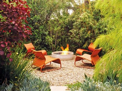 Modern Garden Design With A Fire Pit In The Middle Houzz Home