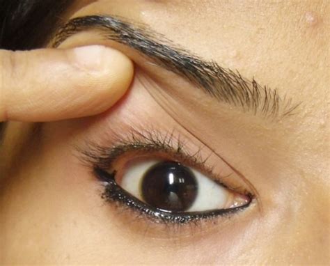 Working on one eye at a time, tightline your upper waterline and close your eyes before the product dries. How to Apply Double Winged Eyeliner