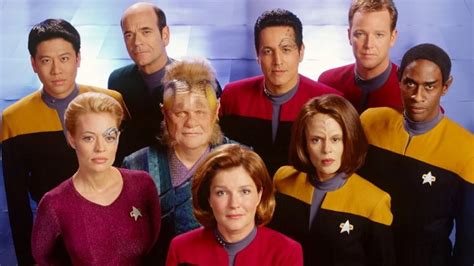 Star Trek Voyager Cast Reuniting For Live Virtual Event Next Week