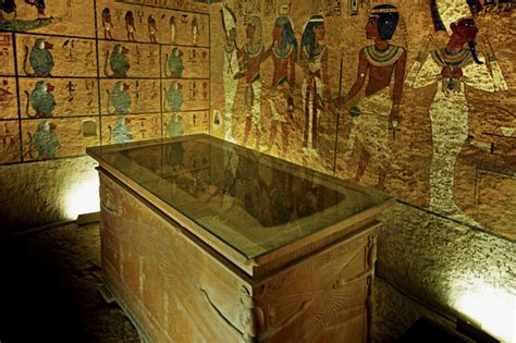 Hidden Chambers In Tutankhamuns Tomb May Hold Queen Nefertiti Daily Star