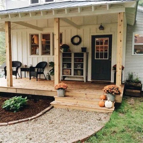 75 Small Front Porch Seating Ideas For Farmhouse Summer Decoradeas Farmhouse Patio Porch