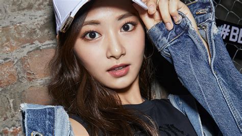 Download Taiwanese Brown Eyes Brunette Tzuyu Singer Twice Band K