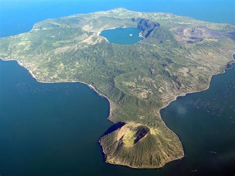 The Most Intense Volcanic Craters In The World Taal Volcano Volcano Islands Island