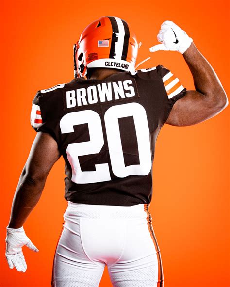 Cleveland Browns Reveal New 2020 Uniforms Back To Basics Dawgs By
