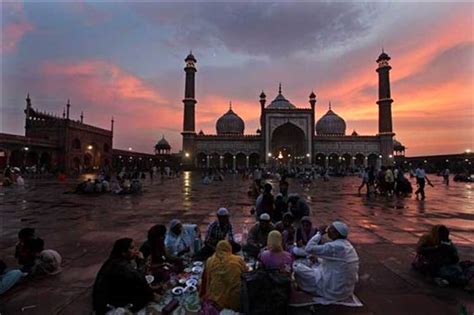 Today malaysia fasting time of sehri and iftari is in johor bahru sehri time: Holy month of Ramadan starts in India today | India News ...