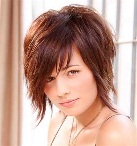 Intelligent women wear their hair as an accessory. 17 Incredible Short Hairstyles for Round Faces | Hairstylesco