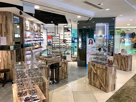 You've got the 10% off section, 20% off, 30% off, blah, blah, blah, sometimes all the way up to 80% (kita witness before). 6 Best Designer Optical and Sunglasses Shop in Singapore