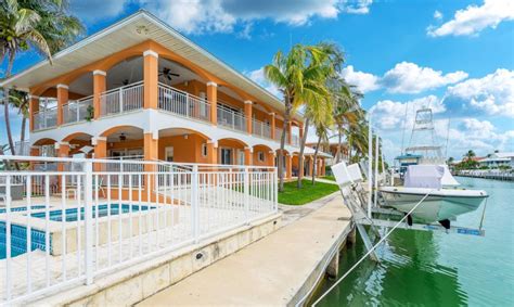 Key Colony Beach Rentals, Deep Water Dock, (2 Villas) – 7 Bedrooms