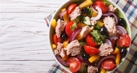 Salade composée au thon et légumes une recette MGC prévention