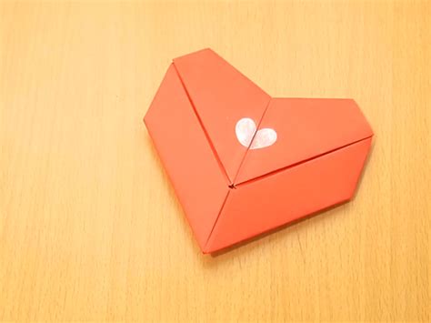 Today i want to show you how to make a very simple and easy origami! Ein Origami Herz machen - wikiHow