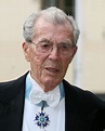Count Carl Johan Bernadotte, Sweden’s lost prince, dies at 95.