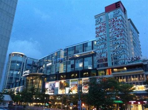 Empire hotel subang is integrated with empire shopping gallery, an upscale shopping gallery that comprises of 180 shops, which hosts something for everyone in the family to enjoy. Empire Hotel & Empire Shopping Gallery - Picture of Empire ...