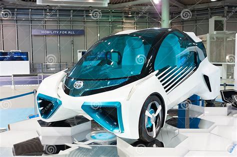 Toyotaâ€™s Futuristic Concept Hydrogen Car Fcv Plus Toyota Prototype