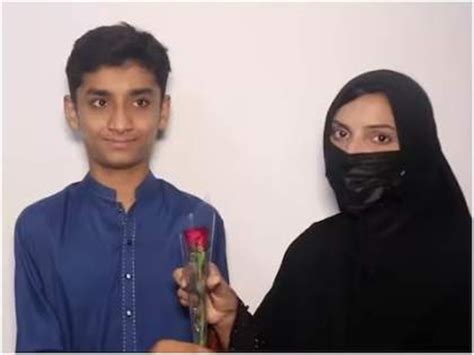 Viral News 18 वर्षीय मुलाच 35 वर्षीय महिलेवर जडलं प्रेम जगाची पर्वा न करता बांधली लग्नगाठ