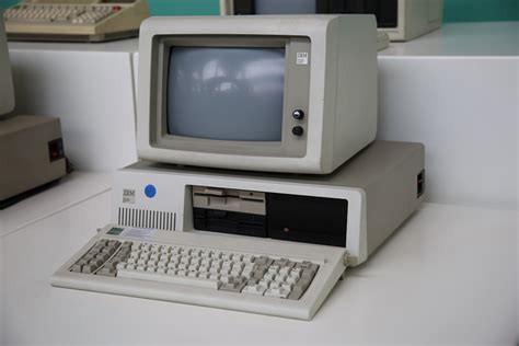 Ibm Pc Xt 5160 Made In 1984 All Pyrenees · France Spain Andorra