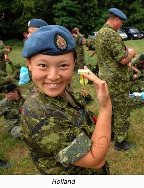ทหารหญิงสวยทั่วโลก