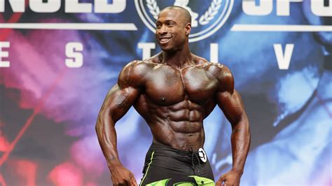 2022 Mens Physique Olympia Champ Erin Banks Details His Title Worthy Back Workout And Potential
