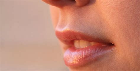 How To Get Rid Of Ugly White Spots On Lips