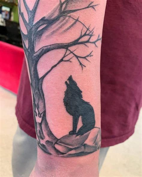 Details More Than 87 Howling Wolf Silhouette Tattoo Latest