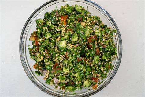 Armenian Tabbouleh Recipe Parsley And Bulgur Salad No Frills Kitchen