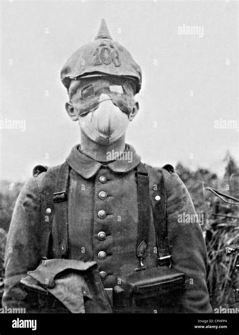 Soldier With Gas Mask 1915 Stock Photo Alamy