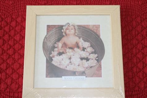 Anne Geddes 7x7 Frame Baby In Wash Tub With Flowers