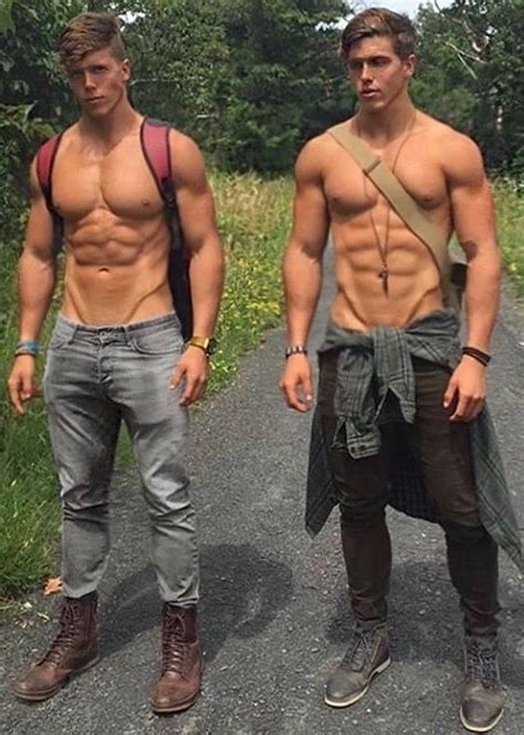 Fit Brothers Muscle Babe Hommes Sexy Raining Men Shirtless Men Male Physique Body