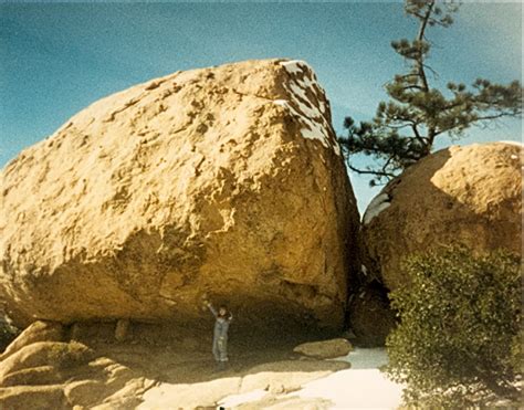 Large Boulders Out At The Pinnacles | HubPages