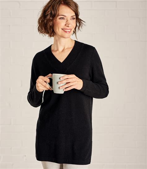Black Womens Cashmere And Merino Relaxed V Neck Tunic Woolovers Us