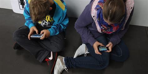 Half Of American Teenagers Feel Addicted To Their Phones