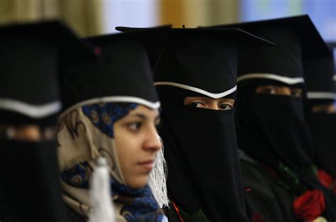 Michigan Muslim Forced To Remove Hijab First Amendment Violation