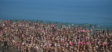 Women Break Guinness World Record For Worlds Largest Skinny Dip