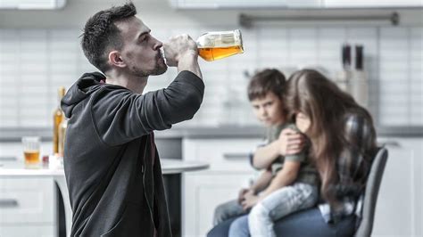 Living With An Alcoholic Helping An Alcoholic Loved One