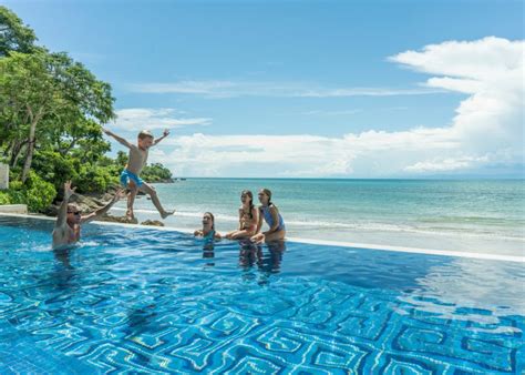 34 Infinity Pools In Bali Thatll Take Your Breath Away Honeycombers Bali