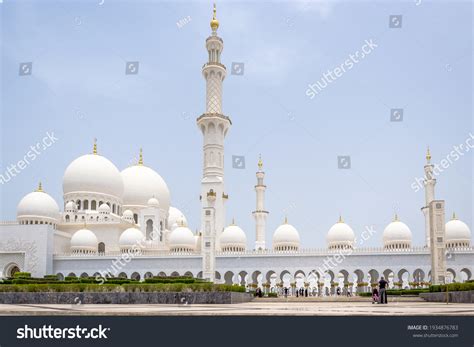 Sheikh Zayed Afbeeldingen Stockfotos En Vectoren Shutterstock