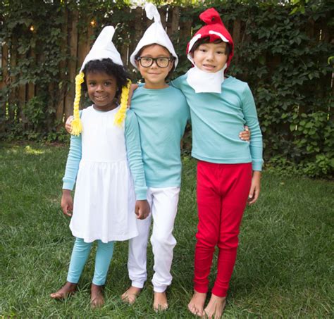 Easy smurf costume with pattern: No-Sew DIY Smurfs Kids Costume | Primary.com