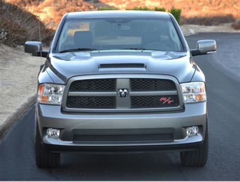 Also features heat extractor vents to draw h. Dodge Ram 1500 Ram Air Hood 2009-2018 21013010