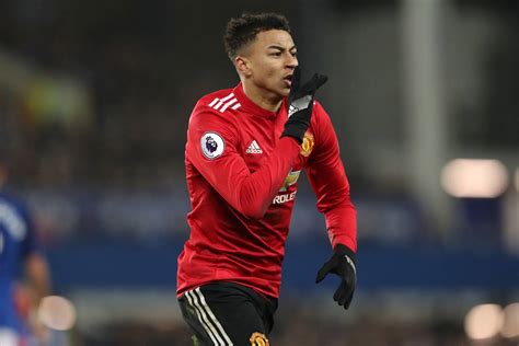 Jesse lingard signed a 4 year / £15,600,000 contract with the manchester united f.c., including an annual average salary of £3,900,000. Tiểu sử cầu thủ Jesse Lingard