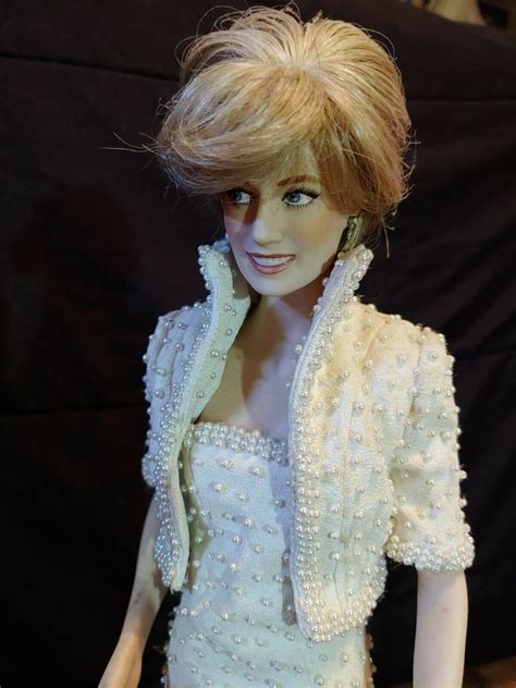 Franklin Mint Princess Diana Porcelain Doll In White Pearl Dress Mint
