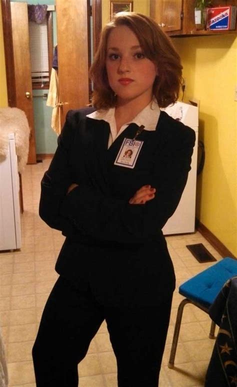 female fbi agent outfit