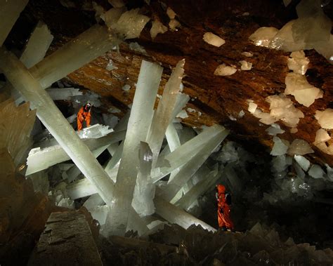 Cave Of The Crystals Or Giant Crystal Cave New Stylish Wallpaper