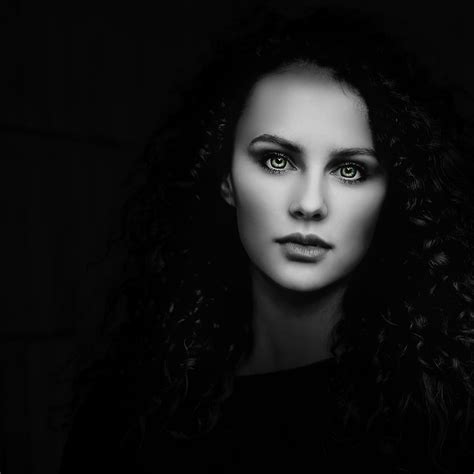 Tổng hợp 500 Black background portrait Khung hình đen bao quanh, tạo