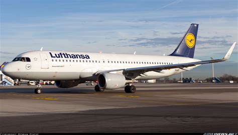 Airbus A320 214 Lufthansa Aviation Photo 4115365