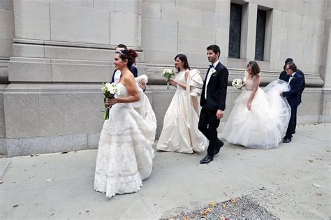 3 Weddings 4 Dozen Rabbis And 1 400 Cupcakes The New York Times