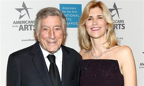 Tony bennett started dating his third wife, susan, in the late 1980s. Tony Bennett met his third wife Susan when her pregnant ...