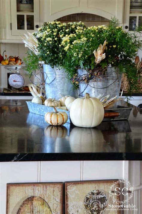 I'm really all about simplicity since we are literally always in the middle of a construction project. 35 Gorgeous fall decorating ideas to transform your interiors